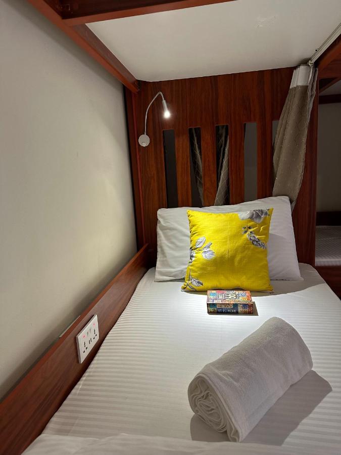 Business Backpackers Jbr Hostel Dubai Exterior foto