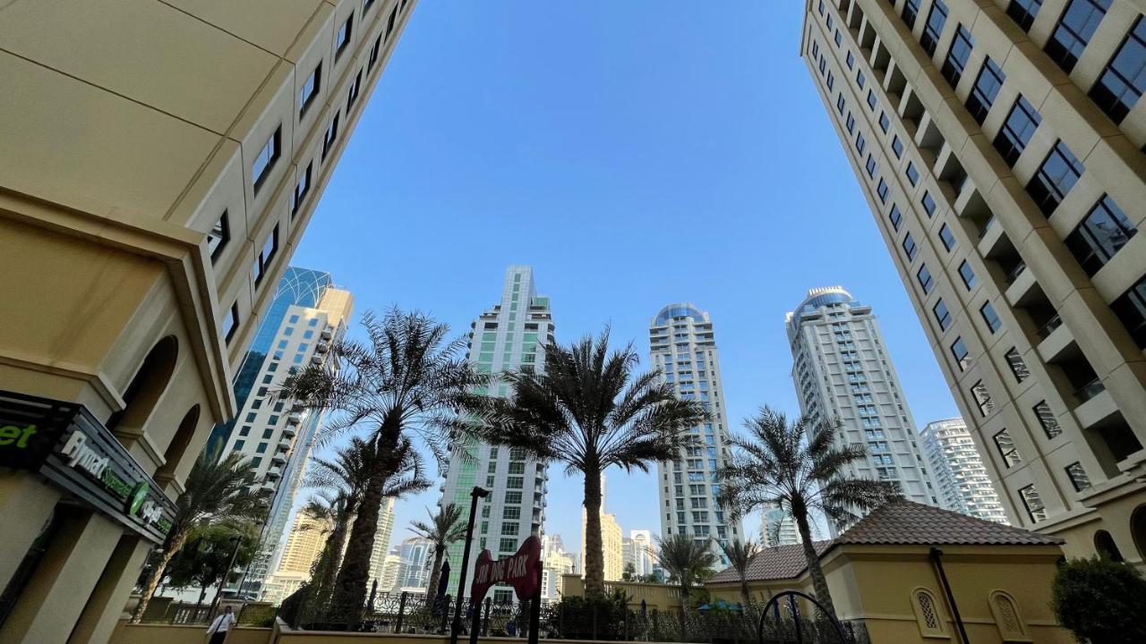 Business Backpackers Jbr Hostel Dubai Exterior foto