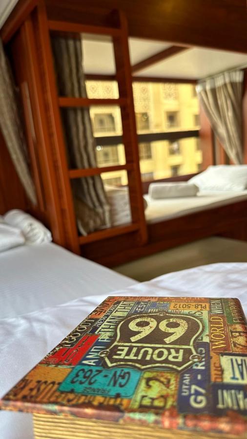 Business Backpackers Jbr Hostel Dubai Exterior foto
