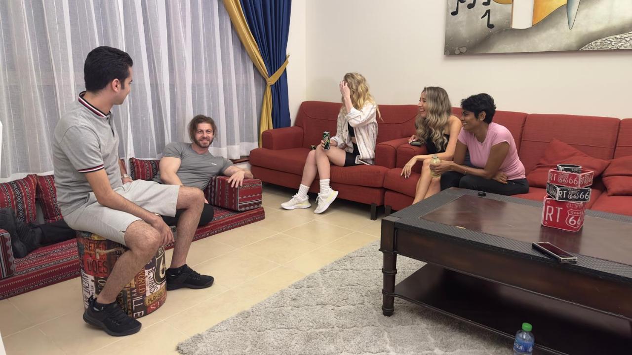 Business Backpackers Jbr Hostel Dubai Exterior foto